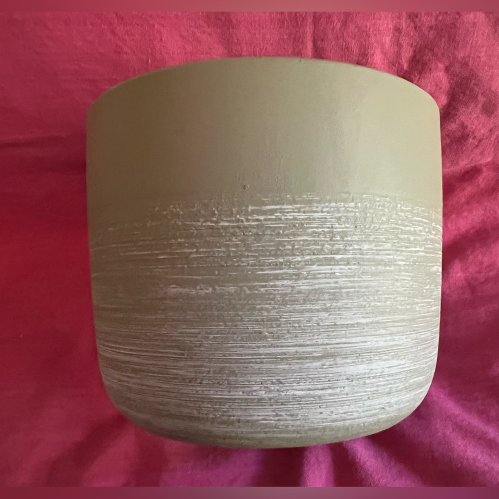 Ceramic planter